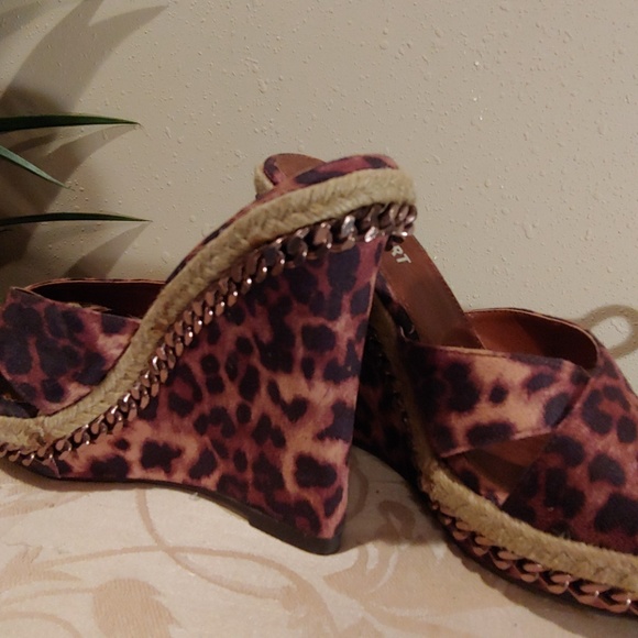 COLIN STUART SUEDE CHEETAH WEDGE SHOES - Picture 4 of 4
